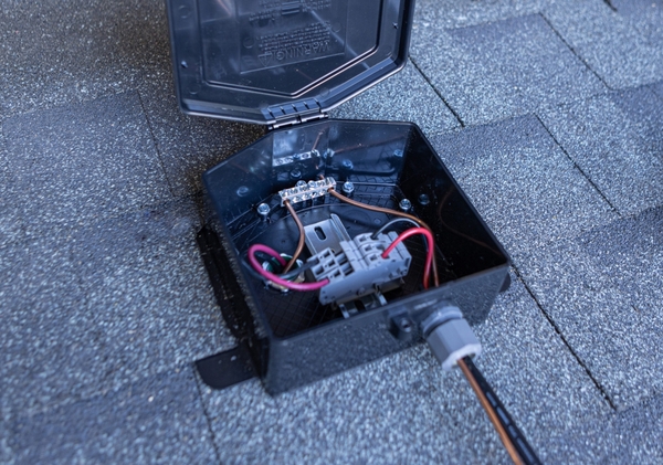 JB-F.100 FORTIS 100 PV Junction Box- Composite Shingle
